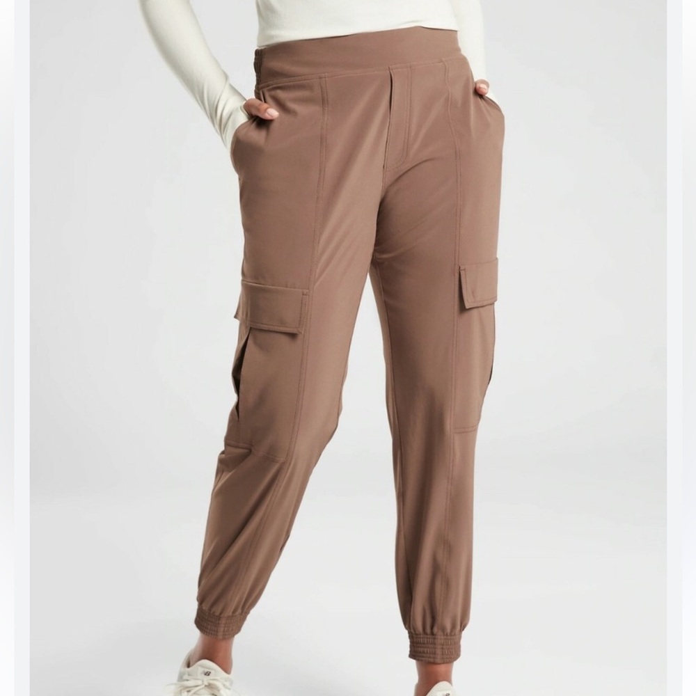 Athleta Chelsea utility joggers 8